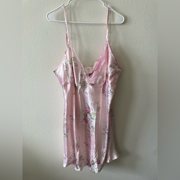 Secret treasures pink floral lace polyester nightgown slip or mini dress - Picture 2 of 4